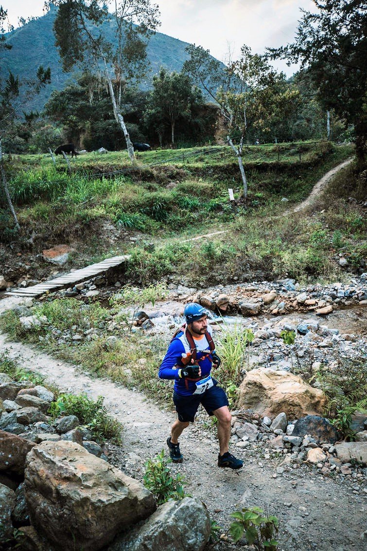 delanacho's tweet photo. "El camino hacia la cima es, como la marcha hacia uno mismo, una ruta en solitario." - Alessandro Gogna #FraseDelDía, #TrailRunning, #SunsetRace, #FuerzaNatural, #Fosca, #Cundinamarca, #Colombia. https://t.co/tudtuMt4yt