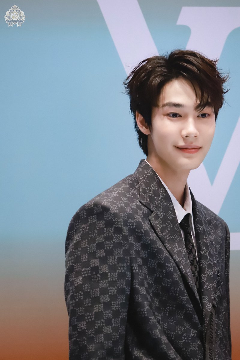 dew_fairyland's tweet photo. #LVMenFW2022 06.01.2022

@dew_jsu #dew_jsu 
@LouisVuitton #LouisVuitton https://t.co/0s2eHaj58c