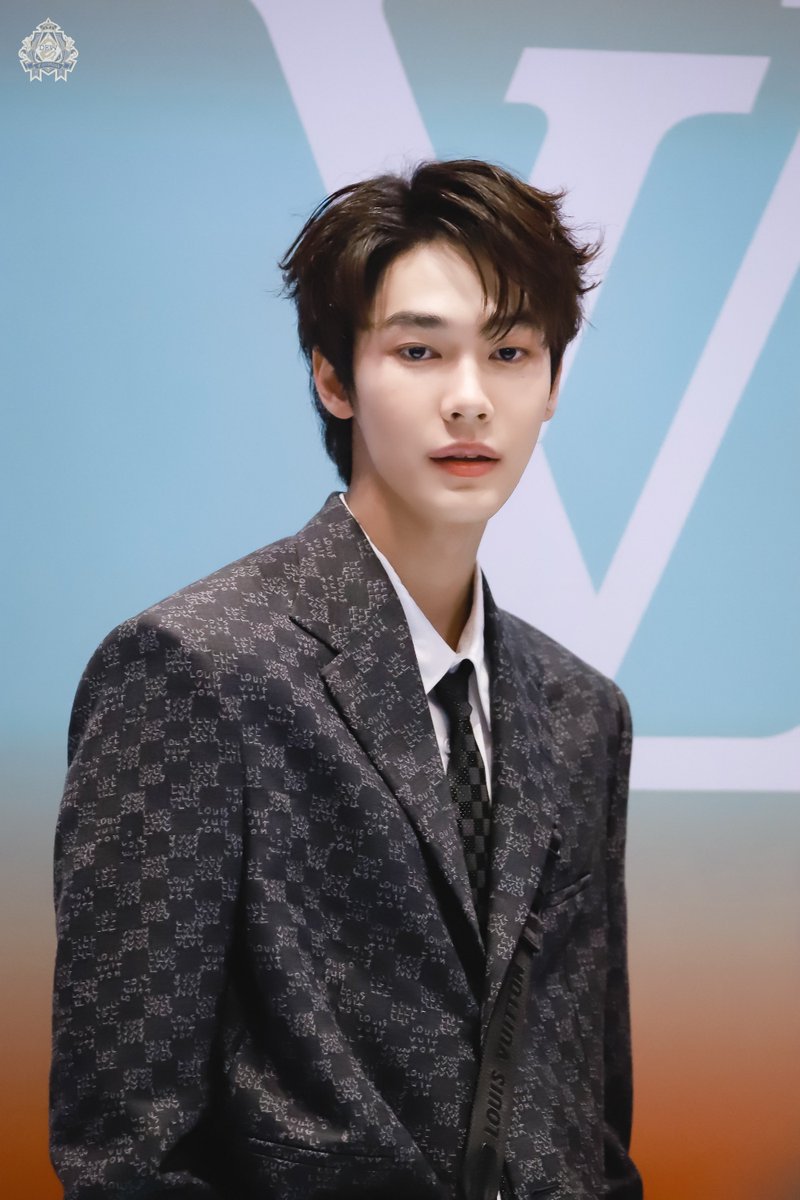 dew_fairyland's tweet photo. #LVMenFW2022 06.01.2022

@dew_jsu #dew_jsu 
@LouisVuitton #LouisVuitton https://t.co/0s2eHaj58c