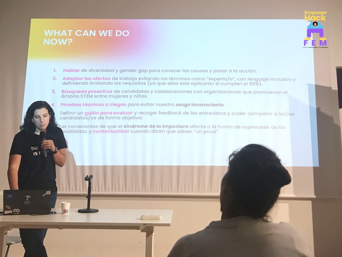 ⛹🏻‍♀️ <a href="/MartaCardonaPia/">Marta Cardona</a> con su talk "El gender gap en la contratación de talento STEM" en #EmpowerHackFem ayudó a visibilizar la gran responsabilidad que tienen las empresas con las contrataciones #STEM y la creación de estereotipos o tendencias en los roles profesionales.