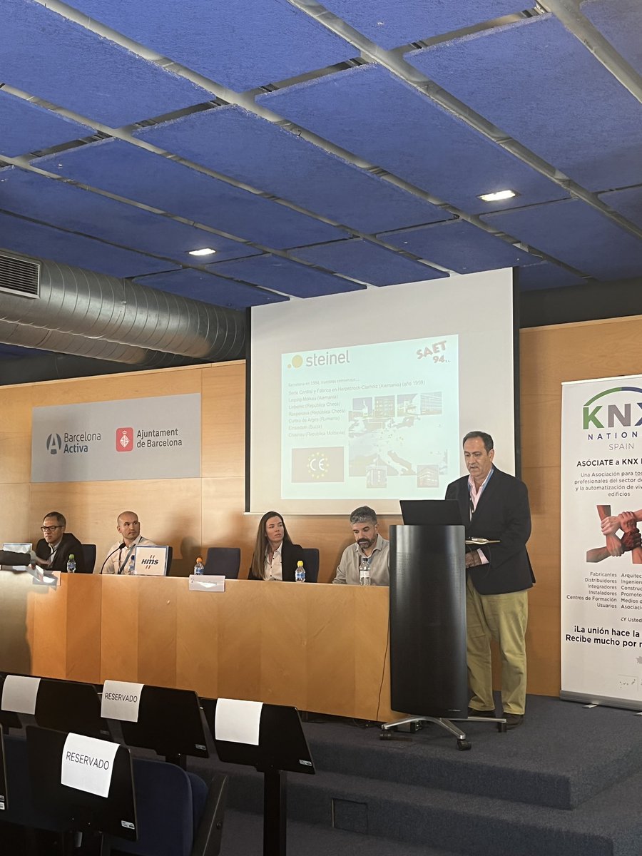 🗣Continuamos con las ponencias de <a href="/SteinelUK/">Steinel UK</a> sobre detección inteligente en edificios, <a href="/LoxoneES/">Loxone ES</a> sobre #ambientassistedliving, e <a href="/intesis/">Intesis</a> con “Automatización como herramienta para alcanzar confort térmico en personas mayores”