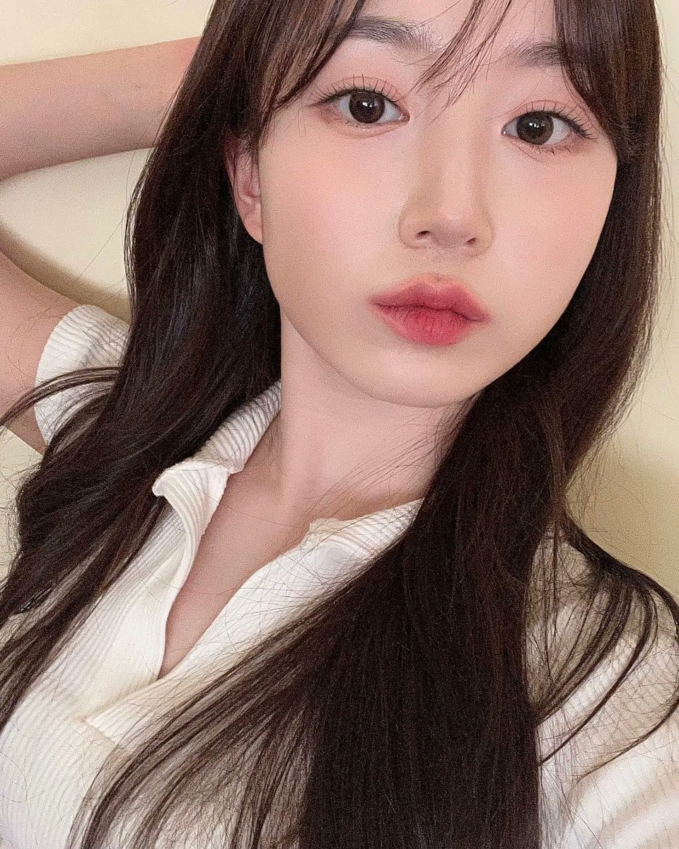 NMIXX official instagram update with Haewon