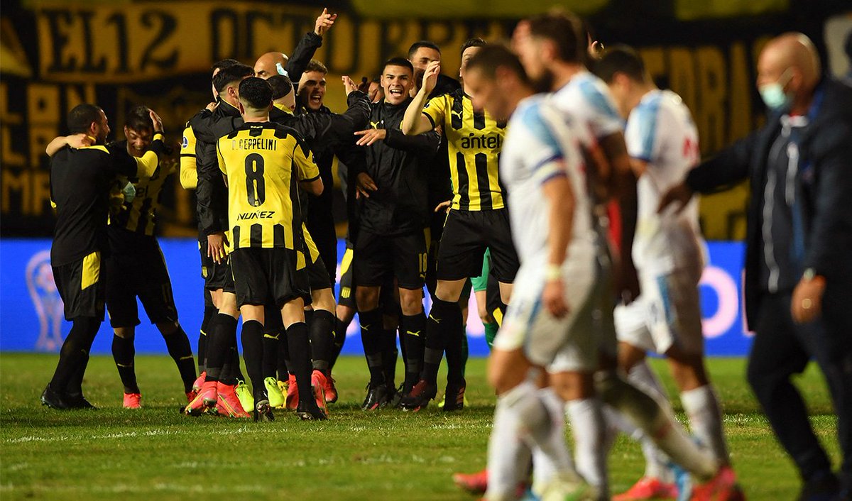 HistoriaCAP's tweet photo. 🔙🗓️ Hace un año se sorteaban los octavos de final de la Copa @Sudamericana, decretando el cruce clásico internacional número 2️⃣2️⃣ (series y grupos). 

1️⃣0️⃣ veces avanzó Peñarol
5️⃣ veces avanzaron los dos
4️⃣ veces avanzó Nacional
3️⃣ veces fueron eliminados los dos

⭐ Supremacía. https://t.co/vaJCV0fLT4