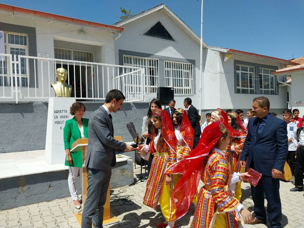 Hayat Boyu Öğrenme Haftası Etkinliği kapsamında; Kaymakamımız Sançar Batuhan KURDU, ilçemiz Halk Eğitim Merkezi Müdürlüğünde gerçekleştirilen programa katılım sağladı.
#BalışeyhKaymakamlığı 
#Balışeyh