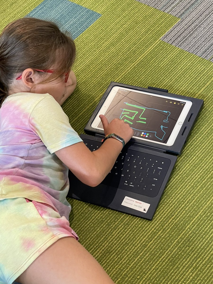 Esmoskowitz's tweet image. At RB’s #CodingCarnival🎪 2nd graders are creating their own mazes using commands to get their avatar to collect the gem! Loving this coding unit! @ceidem @tonyajwilson1 @RossCoops31 @chackerman1 @jculwellblock @AppleEDU #WeAreChappaqua