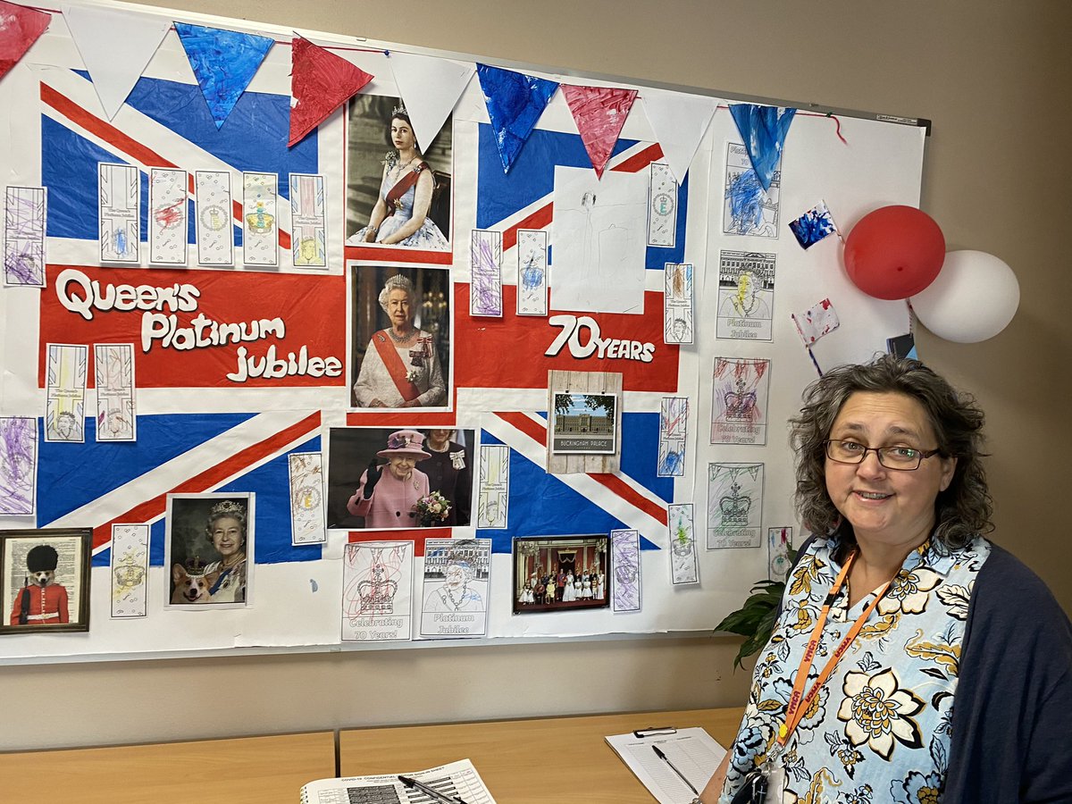 YMCALincs's tweet photo. The @YMCALincs Early Years team at Beginnings Nursery, Gainsborough threw the most fantastic #Garden #Party to mark the #QueensJubilee. 

150 local children &amp; families attended, enjoying healthy food and fun &amp; games in the garden.  

#PlatinumJubilee 

Thank you all! 

@zadie68 https://t.co/PHECSQ65aC