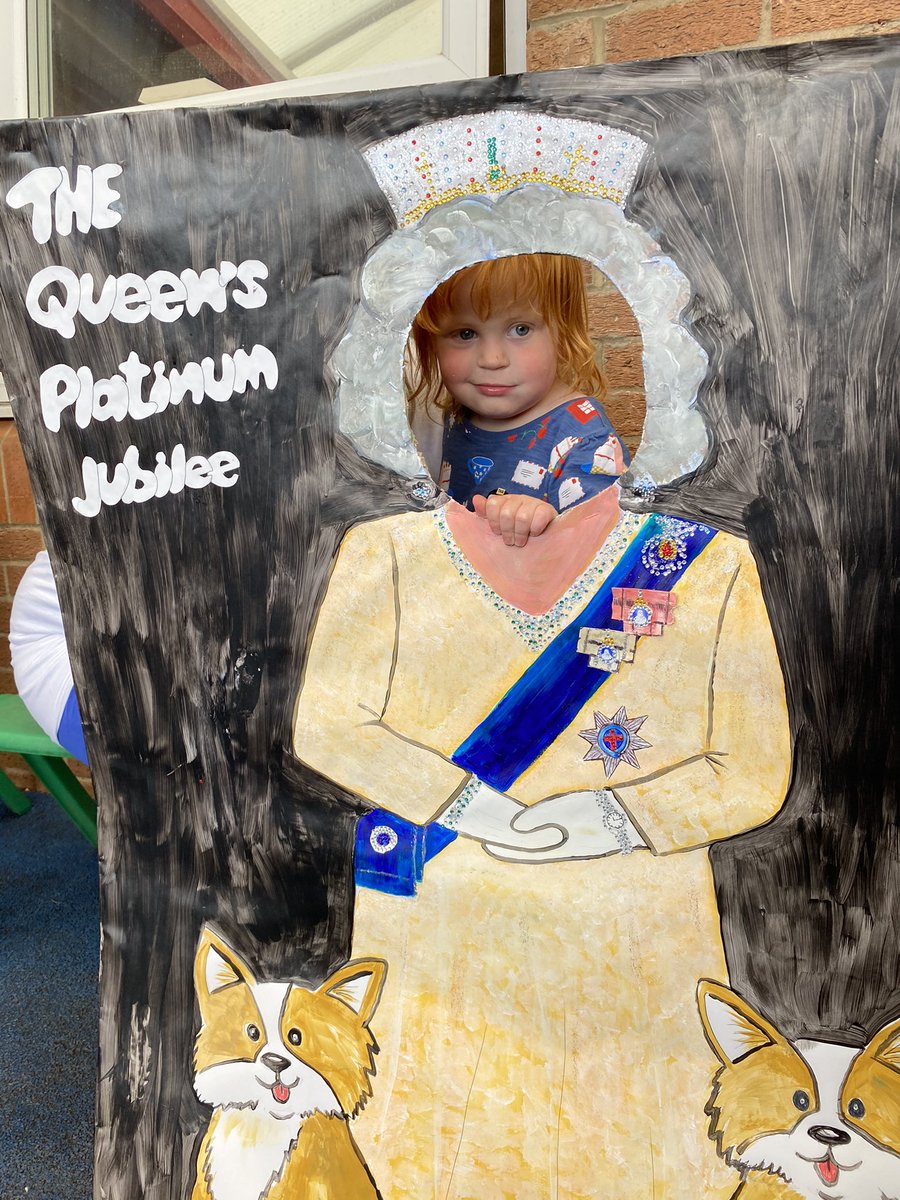 YMCALincs's tweet photo. The @YMCALincs Early Years team at Beginnings Nursery, Gainsborough threw the most fantastic #Garden #Party to mark the #QueensJubilee. 

150 local children &amp; families attended, enjoying healthy food and fun &amp; games in the garden.  

#PlatinumJubilee 

Thank you all! 

@zadie68 https://t.co/PHECSQ65aC