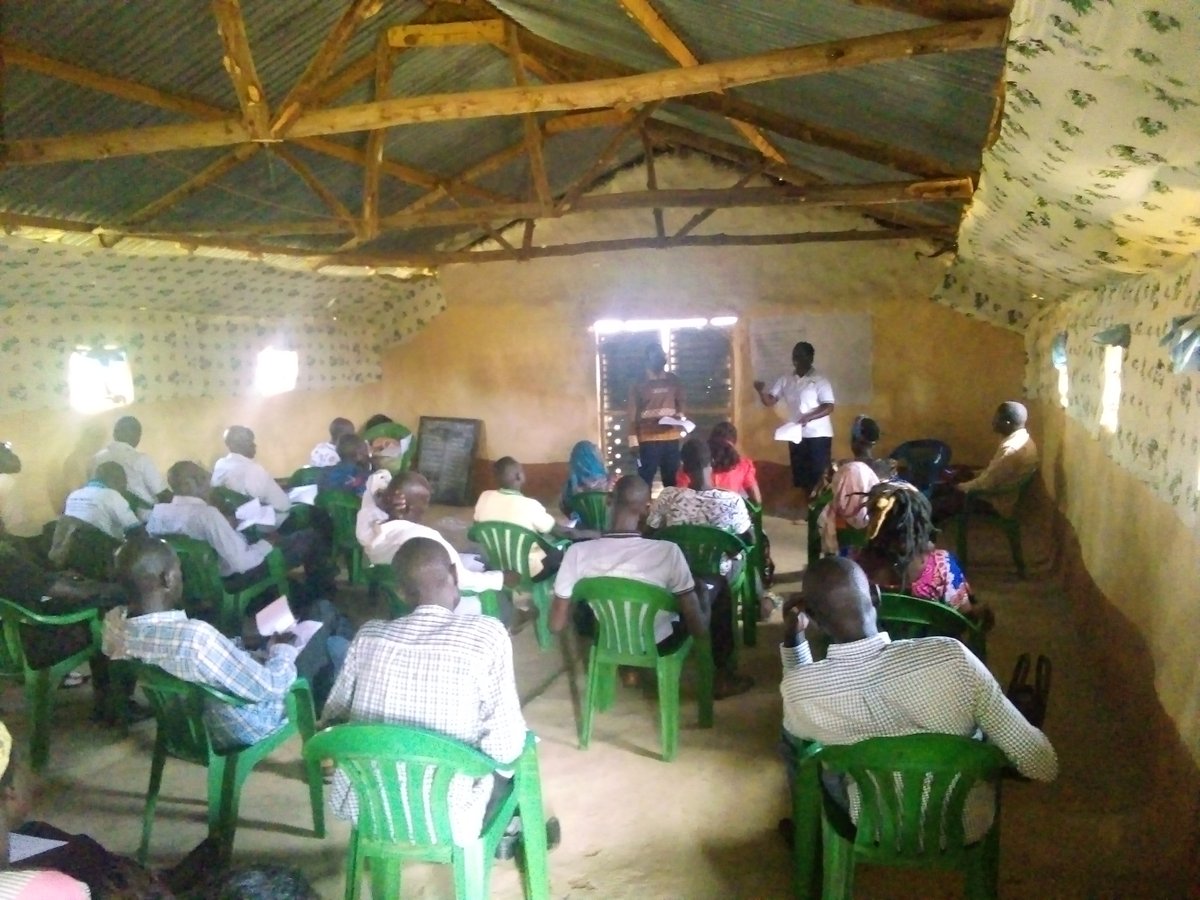 This month we held another community advisory board meeting in Rhino refugee settlement🇺🇬 to update community leaders on our programme of work and get feedback on the plans ahead. We've also been busy training our amazing new intervention facilitators and research assistants!🌟✍️