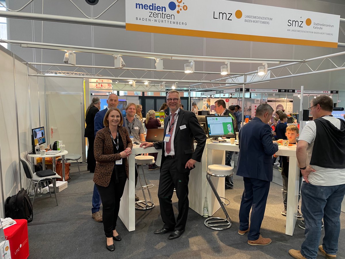 lmz_bw's tweet image. Tag zwei auf der #LEARNTEC2022. ✌️Willkommen an unserem Stand, liebe Fr Staatssekretärin Boser. @KM_BW. 👋