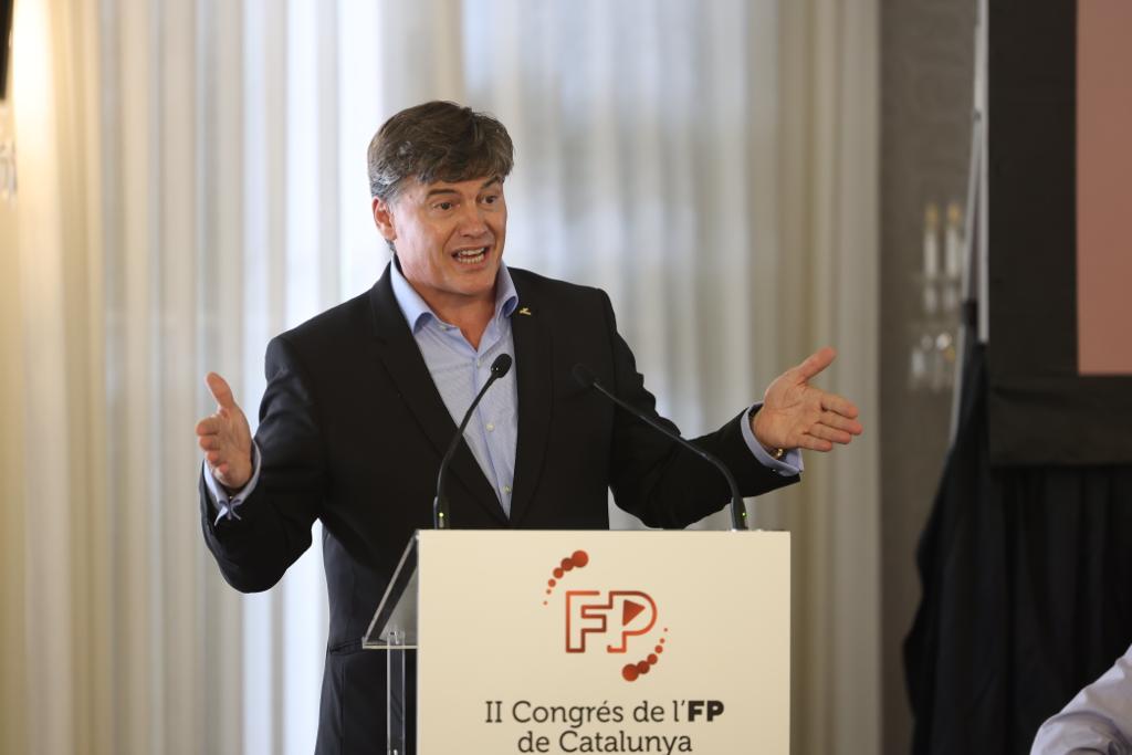 AntoniCanete's tweet photo. Comptem amb les eines i els canvis legislatius necessaris per avançar i transformar l’àmbit de la #FormacióProfessional. S’acaba d’aprovar la llei sobre la reforma de la Formació Professional. A més, a Catalunya comptem amb la llei 10/2015 d’FP.
#CongresFPCat @PIMEC & @Diplocat https://t.co/m9FT7q4Uot
