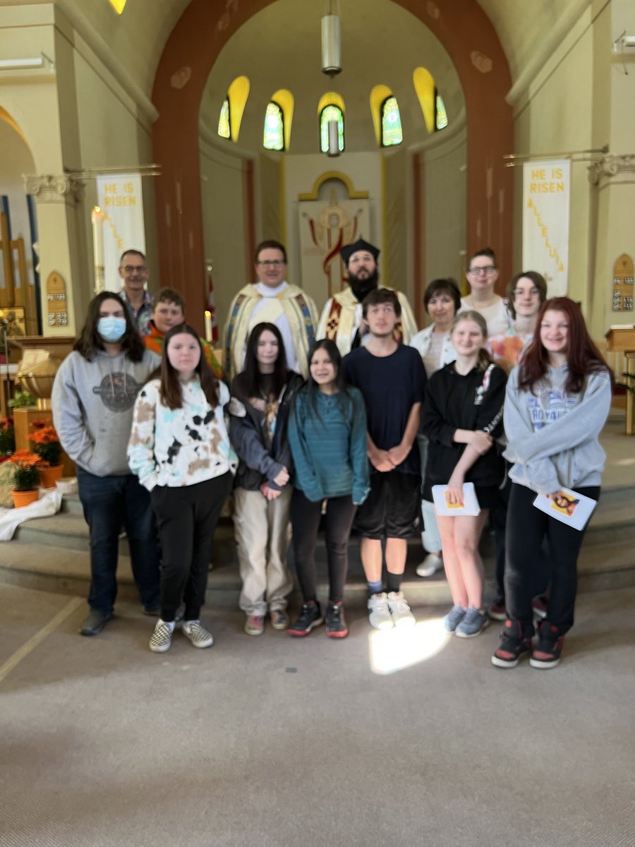 Phoenix_HTCSD's tweet photo. We participated in Vespers - a very interactive prayer. We then had lunch and a few rounds of UNO. A huge thank you to Lamont &amp; Daniel for being such a positive connection to our faith every week ❤️⁦@HolyTrinitySD⁩ ⁦@LynnesJeff⁩ ⁦@Catholicmashup⁩ https://t.co/84Y9nfg31E