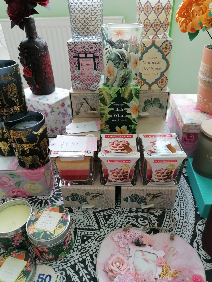 HarikaSheffield's tweet photo. @HarikaSheffield
Selection of giftware including candles, scarves and jute bags.. Plus unique handcrafted paper flowers and book folds.
Website https://t.co/BMecTDp89H
Etsy shop HarikaHandcrafted
Facebook https://t.co/wPeEeiYiZ4 https://t.co/t7hZJFmEC6