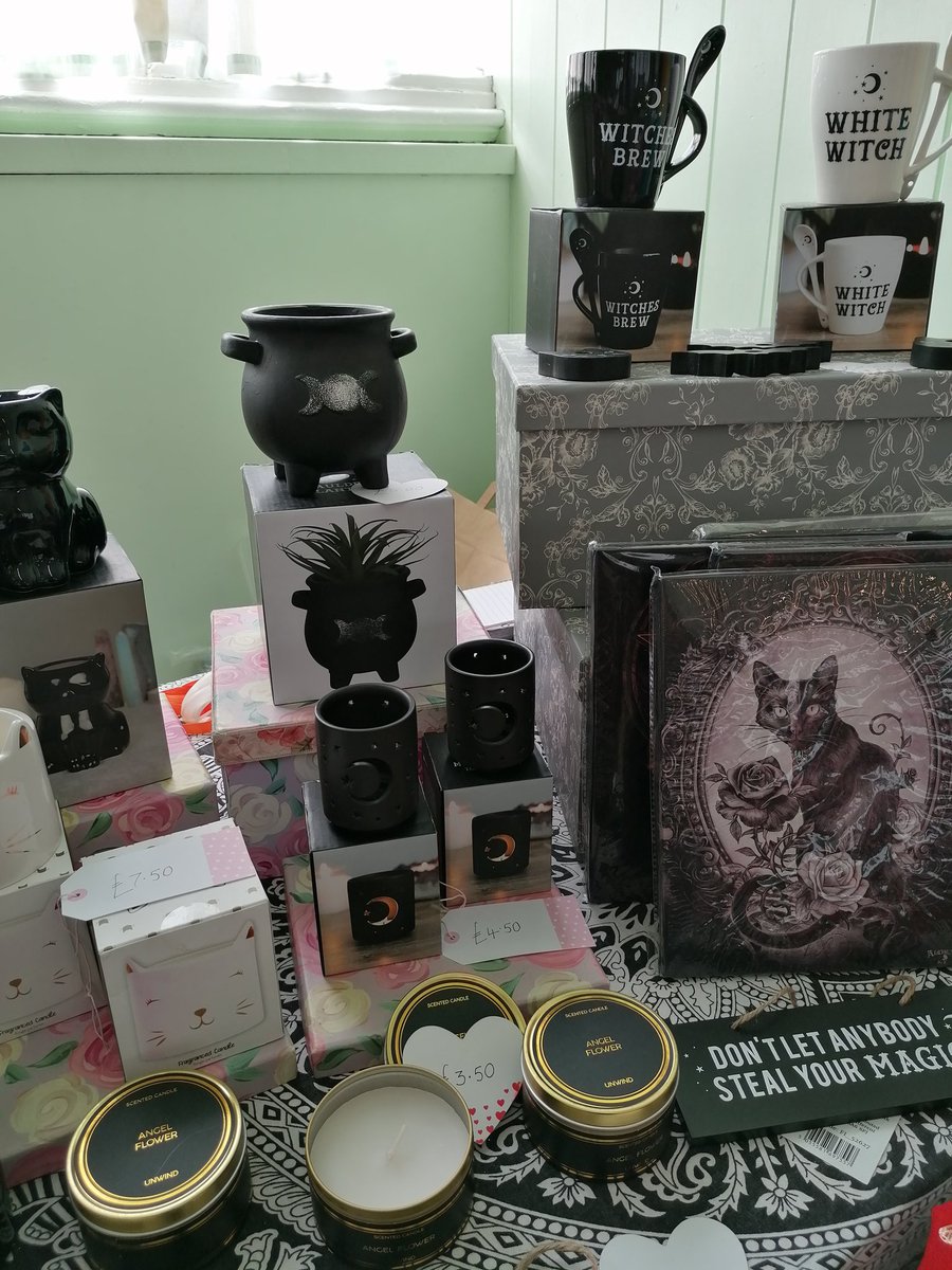 HarikaSheffield's tweet photo. @HarikaSheffield
Selection of giftware including candles, scarves and jute bags.. Plus unique handcrafted paper flowers and book folds.
Website https://t.co/BMecTDp89H
Etsy shop HarikaHandcrafted
Facebook https://t.co/wPeEeiYiZ4 https://t.co/t7hZJFmEC6