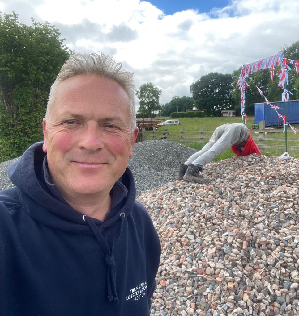 @juleshudson tweet media