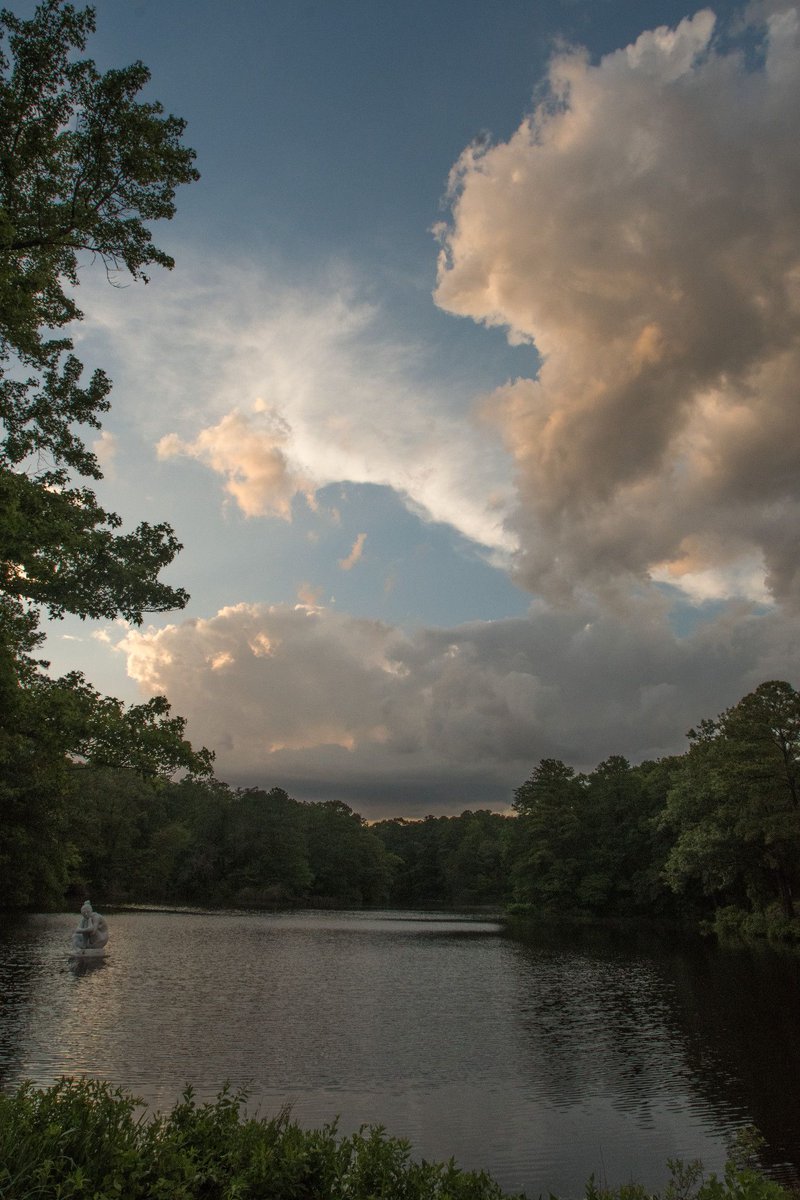 MarinersMuseum's tweet photo. Did you know that June is National Great Outdoors Month? Here in The Mariners' Park, we're so lucky to be located in our own little slice of heaven on Mariners' Lake and right along the James River. Share your favorite Park pic with us to celebrate this fun month! #iamaMariner https://t.co/IW6zvZHgcN