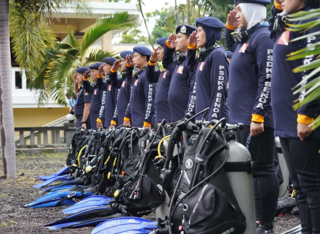 adin_psdkp's tweet photo. Ini menjadi pesan bahwa KKP tidak hanya hadir dalam pengawasan kapal perikanan saja, melainkan juga hadir dalam pengawasan sumber daya yang ada di bawah laut. Salam #NusantaraLestariJaya ! https://t.co/gXO9Xl7bsI