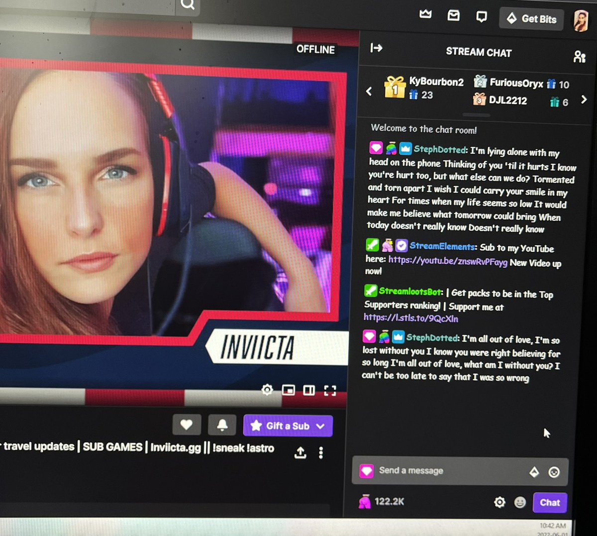StephDotted's tweet photo. Ok after party has started and we doing karaoke… I miss @InviictaXx already … #twitch #twitchstreamer #karaokeparty #campviic #imalloutoflove have a safe move Viic https://t.co/2CT3Rs9Izk