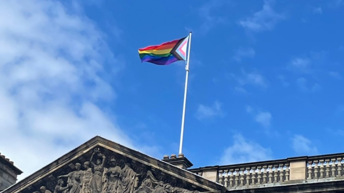 Aberdeen_plc's tweet photo. Proud to be flying the flag🏳️‍🌈and lighting up buildings to reflect our allyship. Our focus during #PrideMonth is on encouraging colleagues to have open and honest conversations – sharing experiences, celebrating what makes us who we are, and helping to encourage real change. https://t.co/hpEdMK3N45