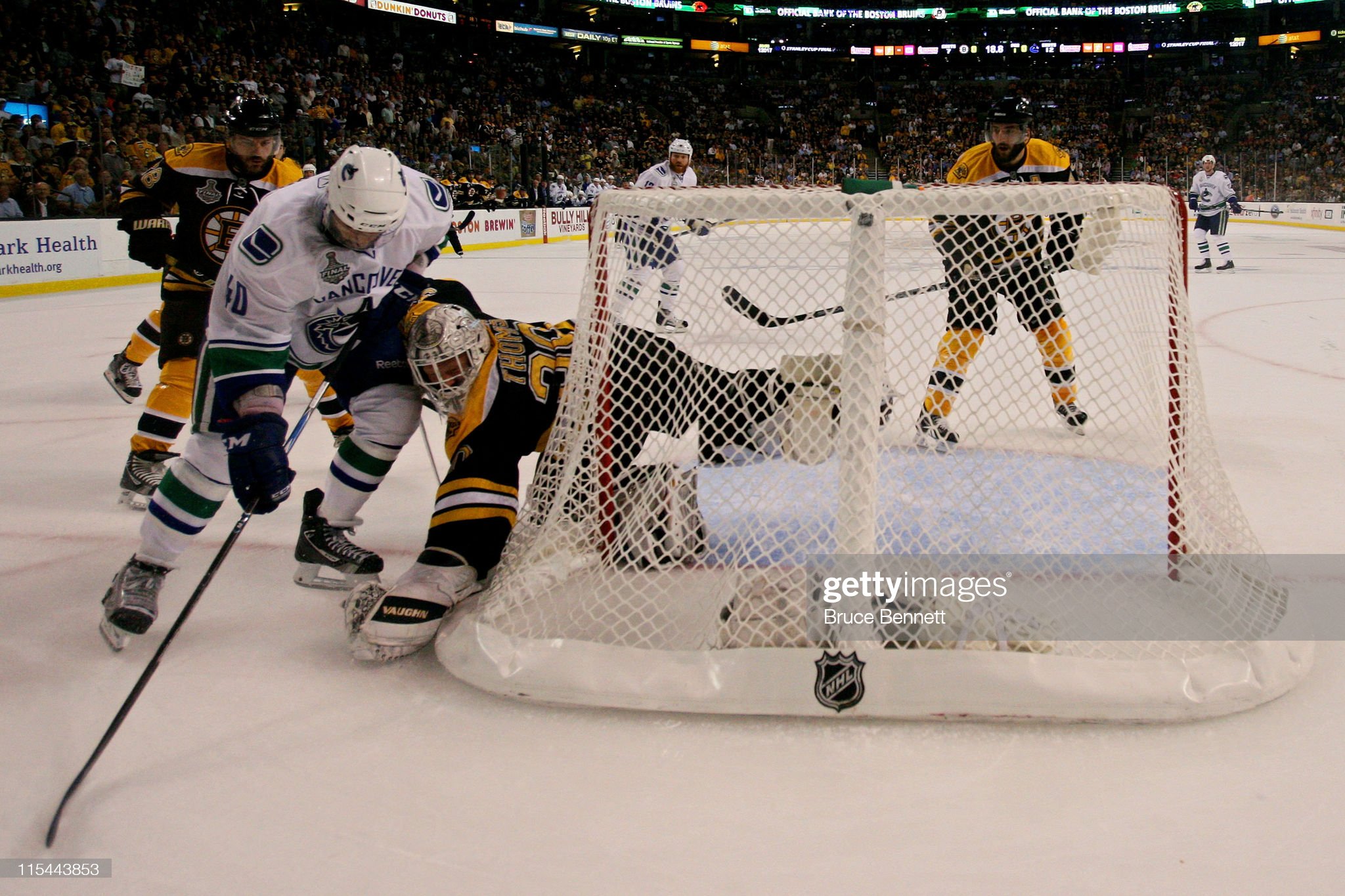 Doug Norris on Twitter: "2011: Tim Thomas (40 saves) and Boston Bruins