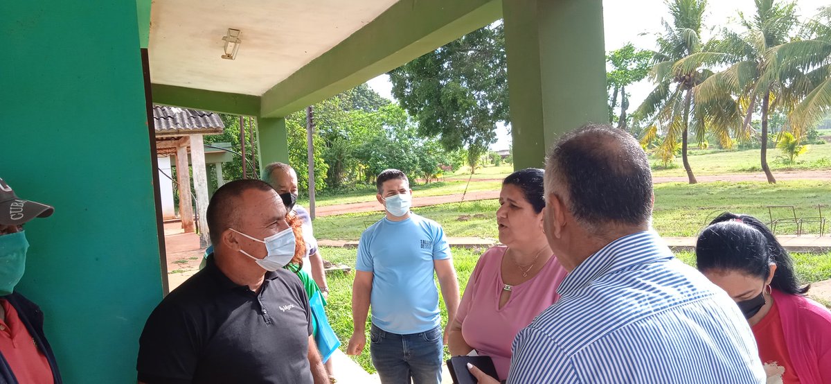GiseArtemisa's tweet photo. En visita a la UCTB Experimentación de Campo Pulido #Alquizar @GladysArtemisa y @RicardoArtemisa intercambian con trabajadores y directivos del @AgricCuba para evaluar las potencialidades del centro y su aporte a la solución de necesidades internas que tienen la provincia
🔓🧵 https://t.co/2eNQfhHbZ9