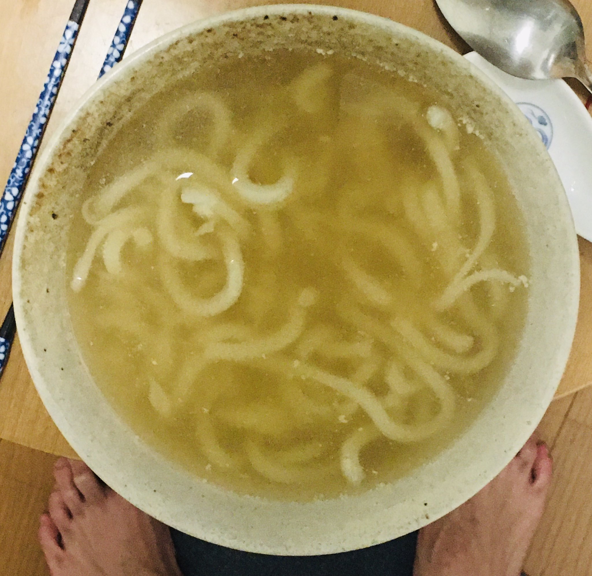 ぶんぶん 最近は気温の変化が激しい それのせいか今朝から喉が痛い 消化に良いうどんとスーパーで買ったレモン ゼリーとキレートレモン 家にあったはちみつレモンのど飴を舐めて寝ます 体調管理には気をつけてください 喉が痛い うどん レモン ぶんぶん 最近は気温の変化が激しい それのせいか今朝から喉が痛い 消化に良いうどんとスーパーで買ったレモン ゼリーとキレートレモン 家にあったはちみつレモンのど飴を舐めて寝ます 体調管理には気をつけてください 喉が痛い うどん レモン