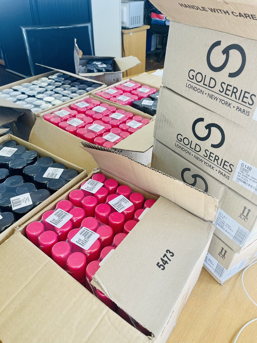 snenhlanhla_N's tweet photo. This week only. A single company that manufactures deodorants donated more than 300 of them in support of the #DeoDrive I tweeted about a week ago. Those RTs reached so many giving handsππ½ππ½ππ½ https://t.co/0olbKIEE5P