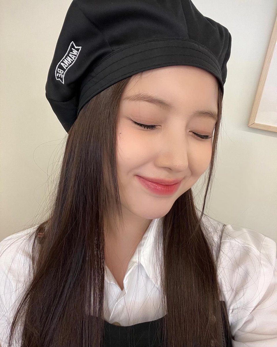 220601 #쮸스타그램 업로드 🐶🆙

#NMIXX #엔믹스 #JIWOO #지우