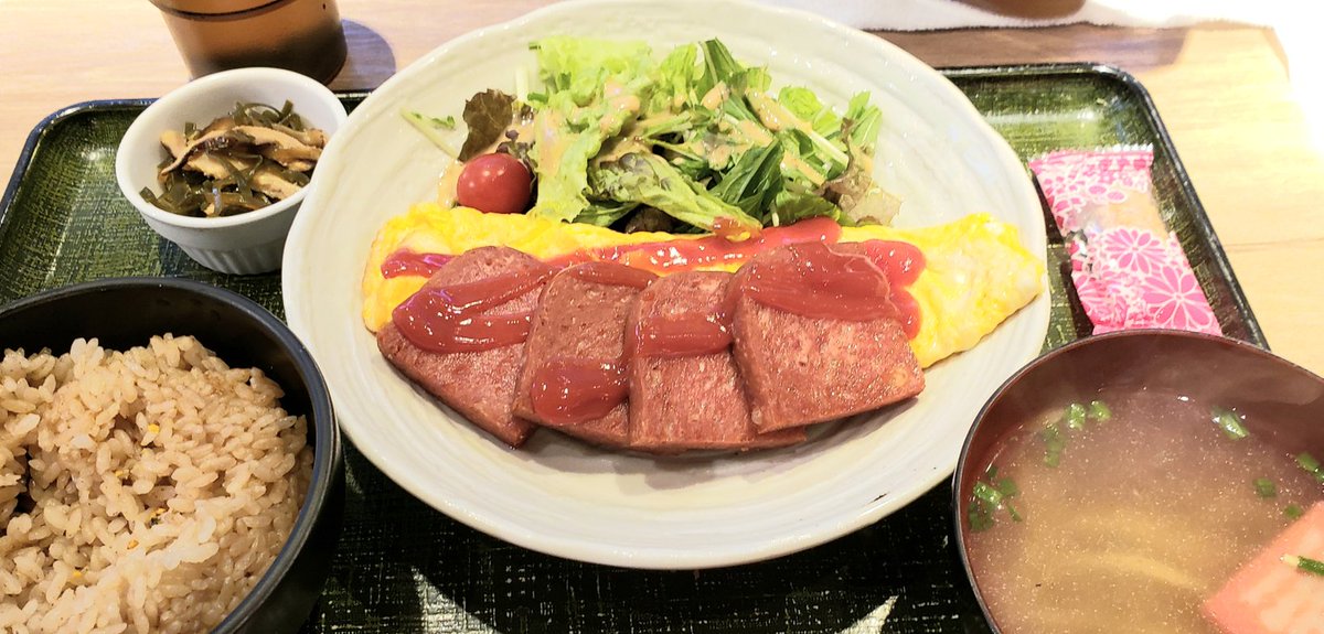 m_msnow's tweet photo. ポーク玉子定食🥚
やっぱﾗﾝﾁｮﾝﾐｰﾄ好き～♪

#ﾗﾝﾁｮﾝﾐｰﾄ
#ポーク玉子
#沖縄 https://t.co/xFlh73pXv1