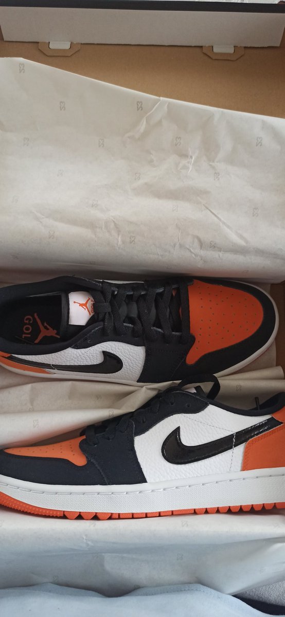 highhighaf's tweet photo. Jordan 1 Golf Shattered backboard https://t.co/2mzW3brtS2
