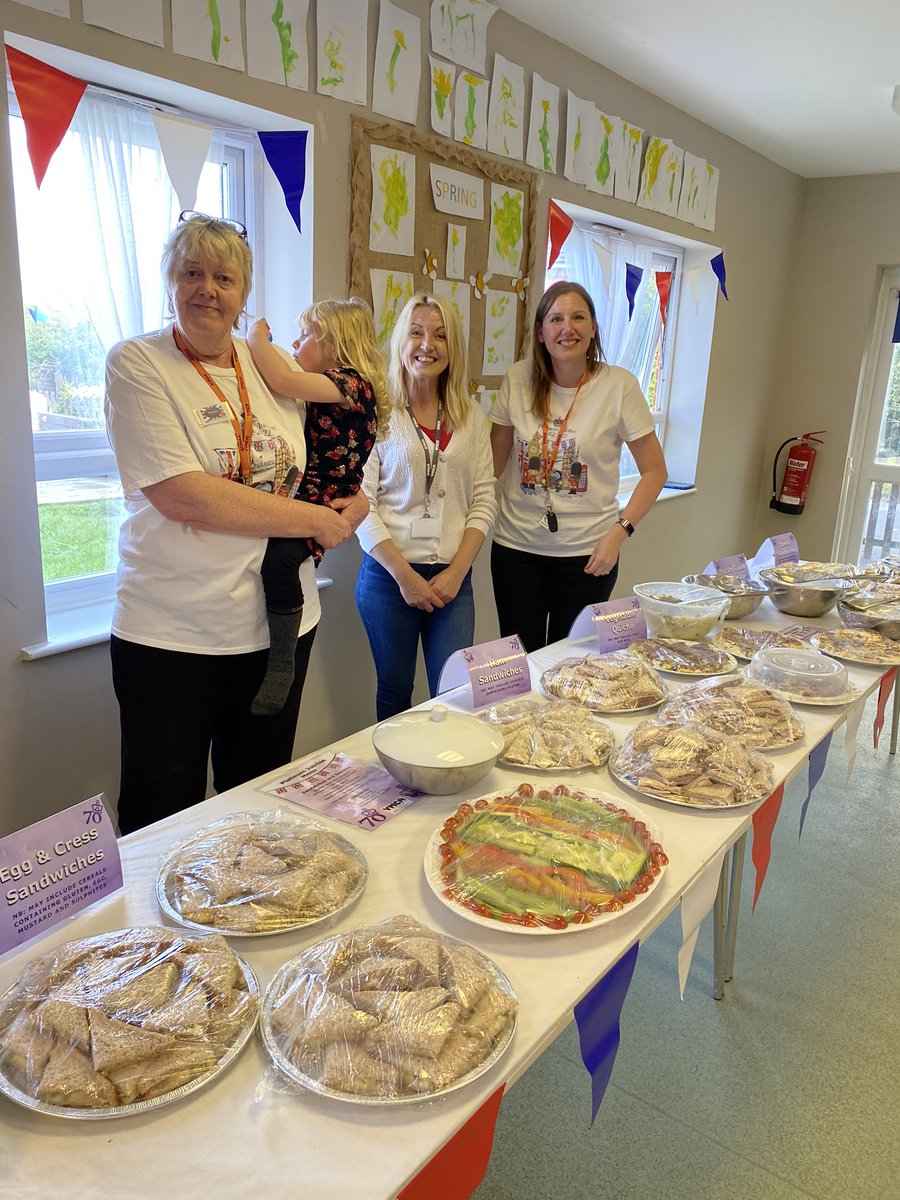YMCALincs's tweet photo. More pictures from our fabulous @YMCALincs Beginnings Nursery #Garden #Party  #QueensJubilee. 

The team’s attention to detail to ensure everyone had a good time was simply stunning. 

#WeWelcome
 #Gainsborough

#PlatinumJubilee  

Thank you all! 

@zadie68 https://t.co/EIyW8IOnhw