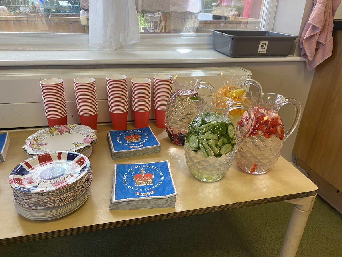 YMCALincs's tweet photo. More pictures from our fabulous @YMCALincs Beginnings Nursery #Garden #Party  #QueensJubilee. 

The team’s attention to detail to ensure everyone had a good time was simply stunning. 

#WeWelcome
 #Gainsborough

#PlatinumJubilee  

Thank you all! 

@zadie68 https://t.co/EIyW8IOnhw