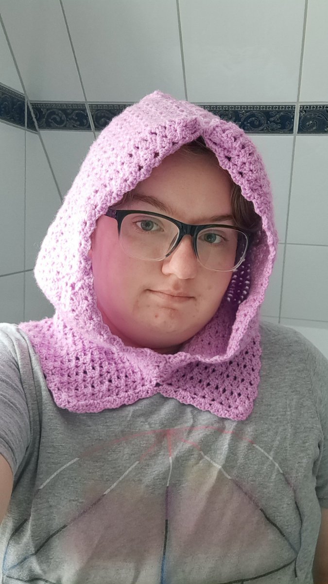 HandmadeHeartz's tweet photo. This was originally going to be a piece for the autistic creative festival in April, but, uhhh...
It's a spoon cowl! It's not very well designed! We may redesign the same idea later, but for now I'm moving on to the next project. #AutisticCreativeTakeover #InfiniTints https://t.co/gpeiCxMeDS