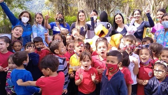 meridaalcaldia's tweet photo. Mariano compartiendo con los  niños del Jardín de Infancia "Niño Simón" #01jun @JesusAraque2021 https://t.co/Q54g26kNjq