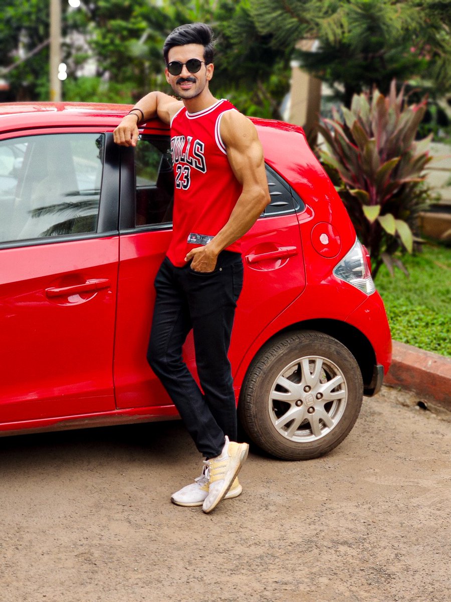 RajawatAjay8's tweet photo. "When life changes to be harder,
Change yourself to be stronger".
.
.
.
#mensfashion #outfitinspiration #mensfashionpost #streetstyles #casualstyle #menswearfashion #bestcasualoutfit #lifestyleguide #dopelook #thedapperhaus #pictureoftheday #influencer #menswithstyleindia https://t.co/8PRFCjuPFu