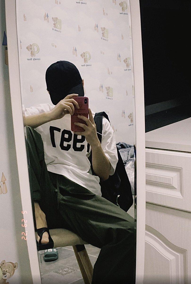 Han010711's tweet photo. 那你呢 有像我想你一样想我吗。 https://t.co/E1apzqkzRU