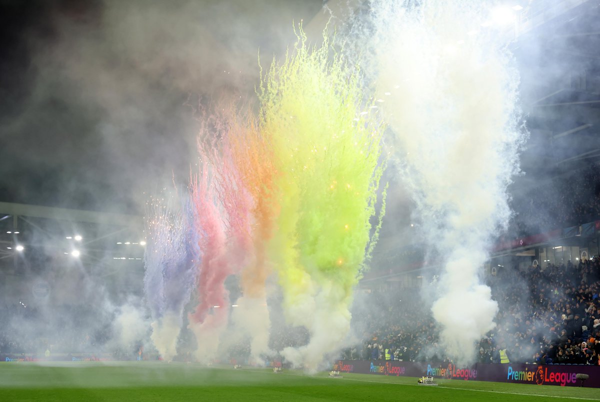 🏳️‍🌈 Football is everyone's game 🏳️‍🌈

We're proud to support #PrideMonth2022. The League, our clubs and communities are stronger when everyone feels welcome, on and off the pitch. It's up to all of us to make that happen.