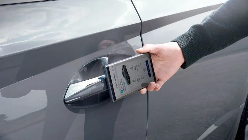 CeotechI's tweet photo. Apple CarKey è pronto per il supporto della chiave digitale
#Apple #AppleCarKey #BYD #CarKey #ChiaveDigitale #Hyundai #Innovazione #Kia #Notizie #Novità #Tech #TechNews #Tecnologia #WalletCarKey

https://t.co/j7H9J2mrJ1 https://t.co/Zw1VeKaqjA