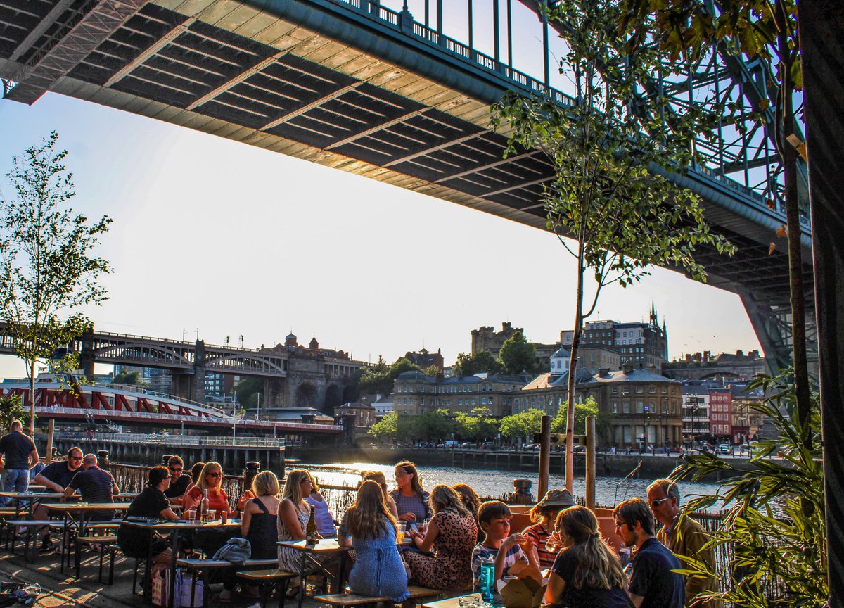YOU CAN BANK ON US THIS WEEKEND!

This long weekend our HWRKMRKT will be open from Thursday midday through to Sunday to serve you up mouthwatering street food to enjoy with your Bank Holiday beverages x