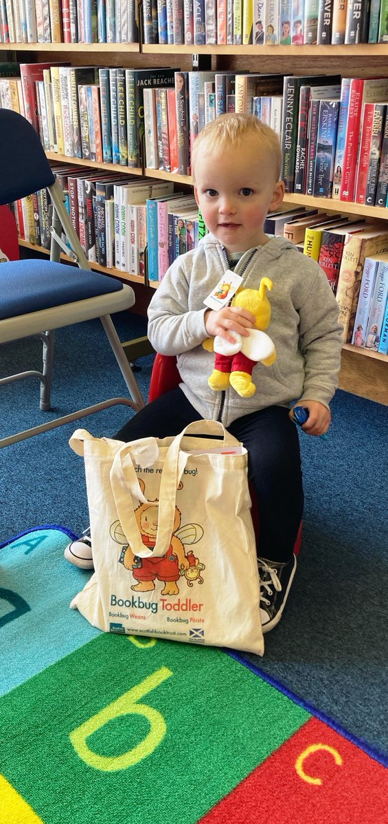 LibFalkirk's tweet image. One lucky Slamannan customer popped into the library to collect their prize for winning the Bookbug Treasure Hunt.  I'm sure we would all love a Bookbug teddy!

#Bookbug #Slamannan #BookbugTreasureHunt