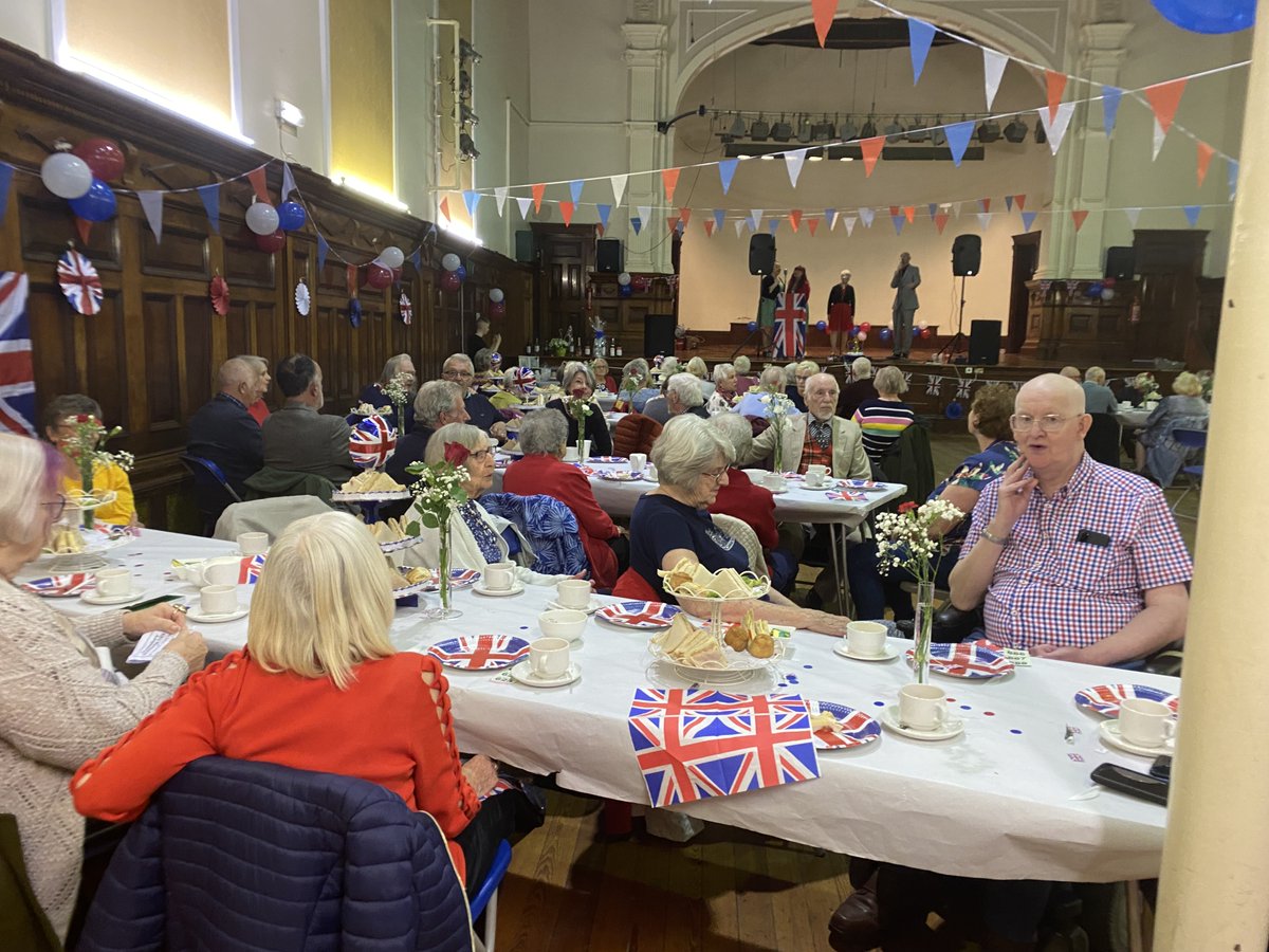 What a fab time we had celebrating the Queens Platinum Jubilee yesterday! 👑A massive thanks to our volunteers and to <a href="/bradfordmdc/">Bradford Council</a>, <a href="/IncommunitiesHA/">Incommunities</a> and <a href="/6286Queensbury/">Tesco Queensbury</a> for funding the event and to Christoper and the Robins for the fab entertainment!
#jubilee2022