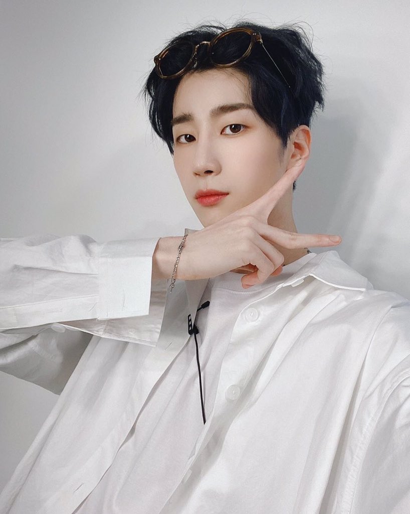 timetosw's tweet photo. 200602 인스타 

🔗 https://t.co/bnX1jOU2Nd

#한승우 #승우 #HANSEUNGWOO https://t.co/wLpzFcPLoI