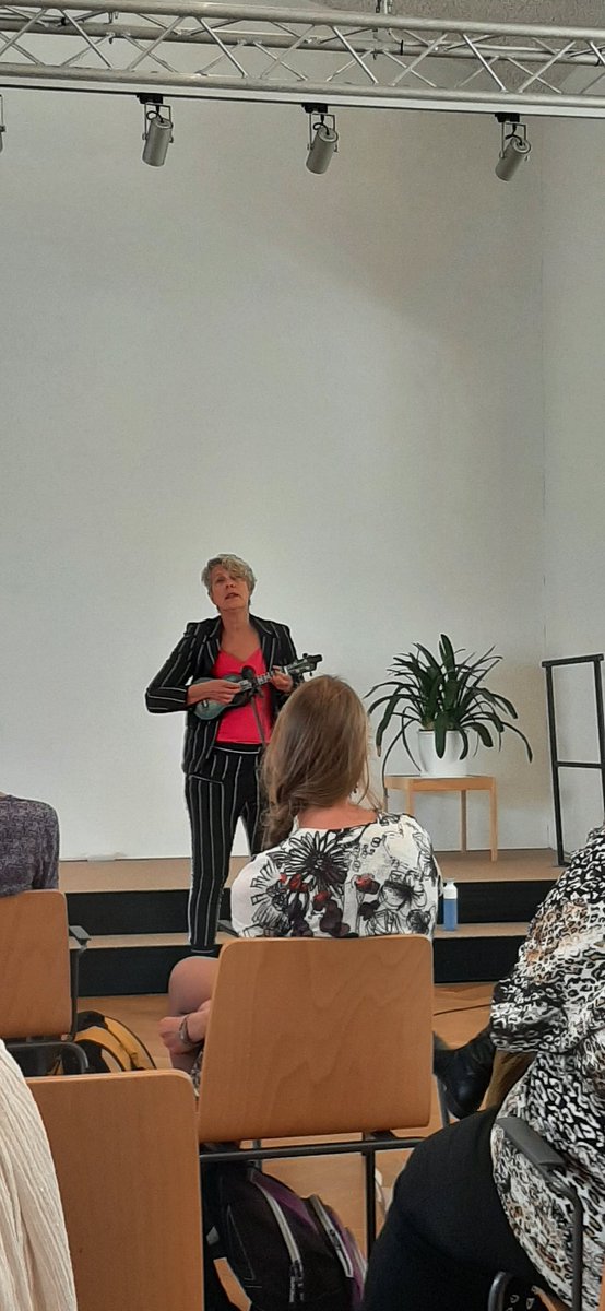 Een bijeenkomst met KDV, PSZ, basisscholen en gemeente over Het jonge kind. Fijne gelegenheid om kennis te maken met elkaar.