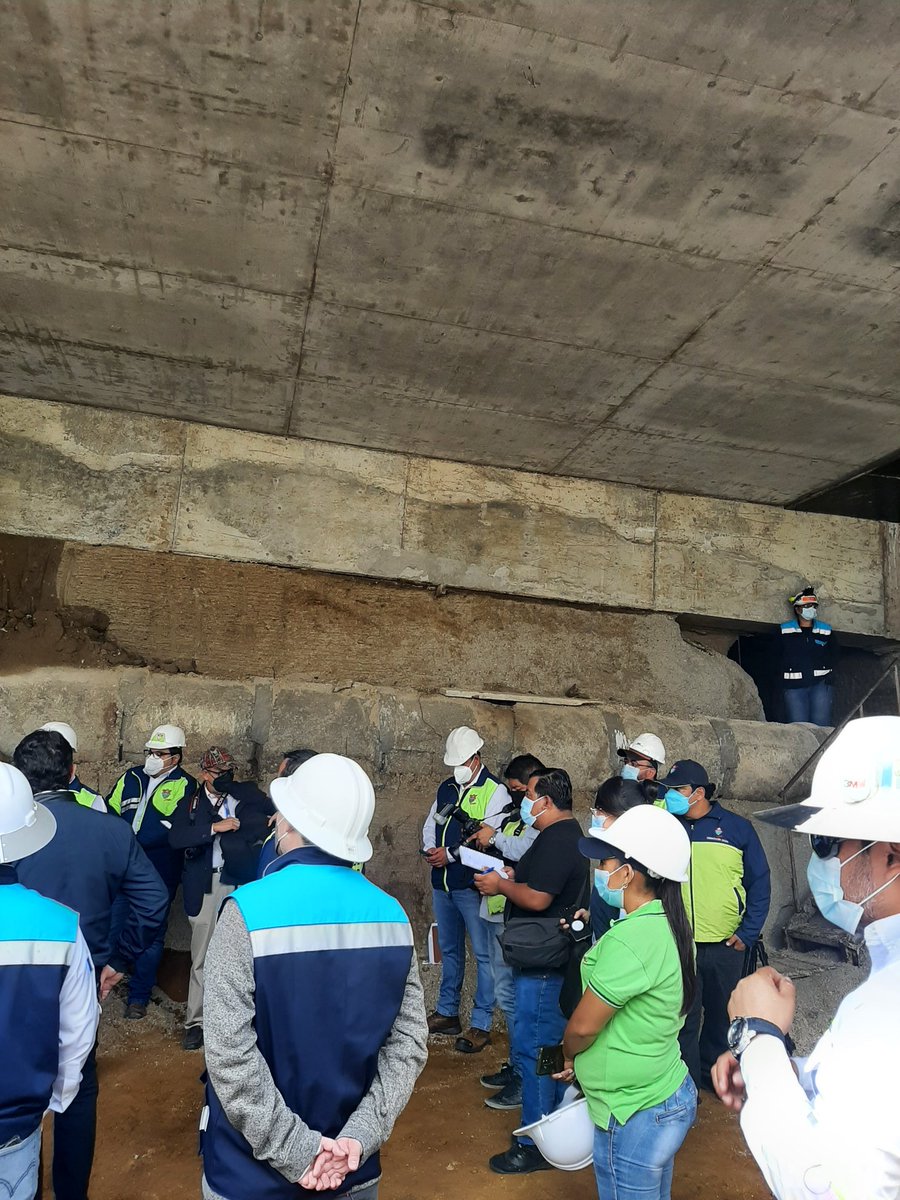 AreliTGW's tweet photo. @muniguate el alcalde de la ciudad capital Ricardo Quiñónez supervisa los trabajos de construcción de paso a desnivel en Avenida Patapa y  51 calle zona 12.
@TGWdigital https://t.co/QGTdYX0YQs