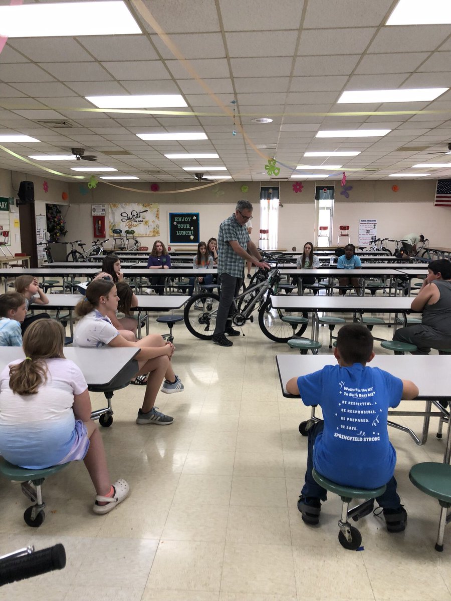 Our students loved the lessons they learned in our after-school Bike Works! Program!  Thank you to Dr. France, Toledo Bikes!, Safe Kids, and our own SHS NHS students!  It was a great experience! 😊 <a href="/sls_super/">Springfield Super</a> <a href="/SLS_A_SUPER/">SLS Assistant Superintendent</a> <a href="/curriculum_sls/">Miley</a> @springfield_com
