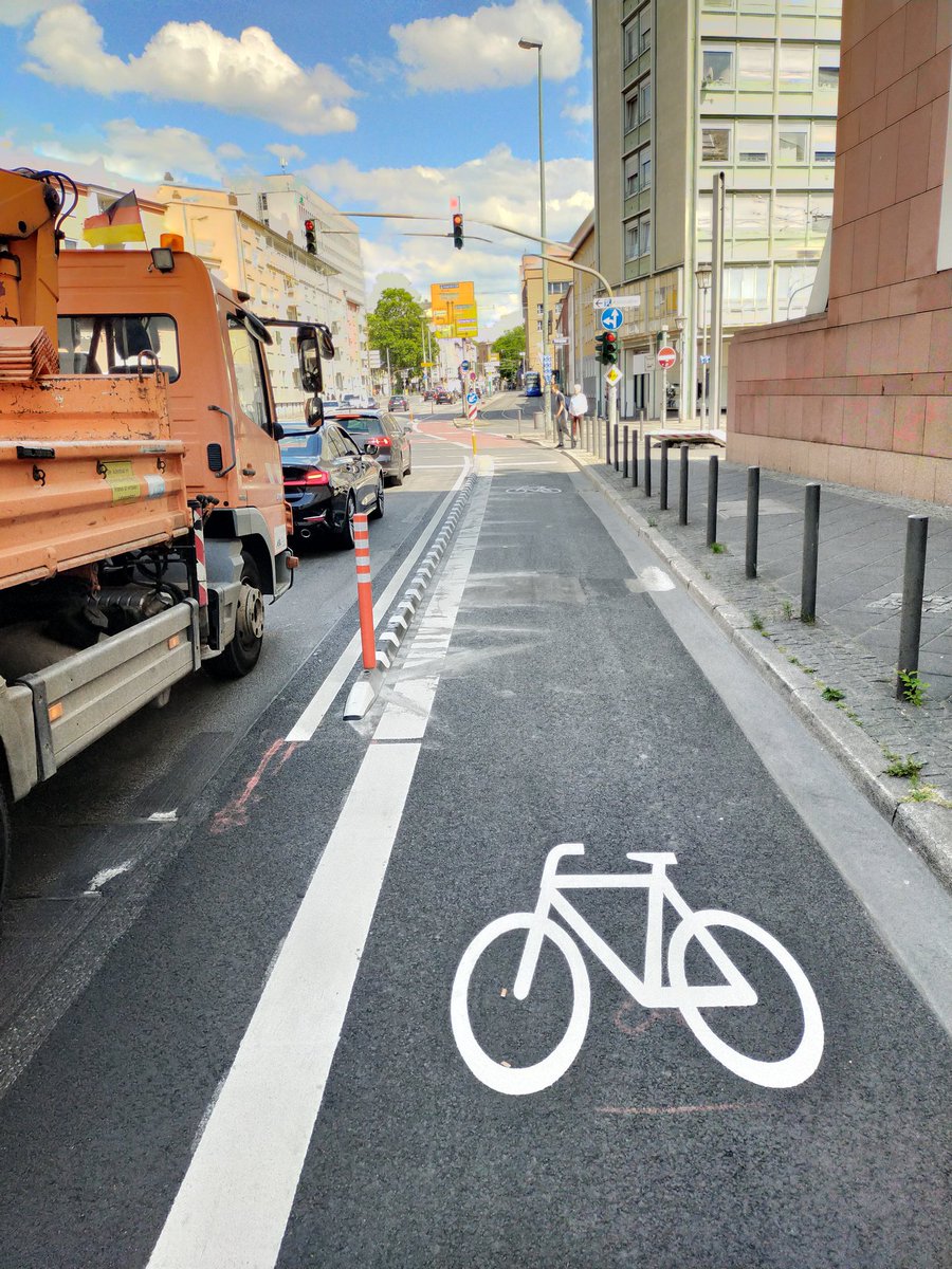 Kurierprinzess1's tweet photo. So jetzt ist die #Berlinerstr fertig fürs erste!!♥️ https://t.co/qgLJCiyCzg