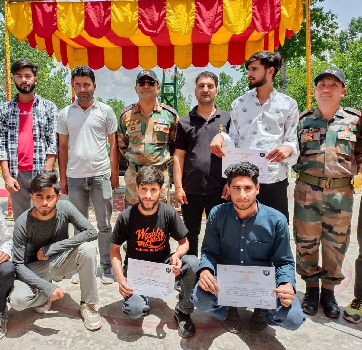 MMajloon's tweet photo. Photo from Majid An interaction was held at Patahirri garrison today wherein 50 youth from Kupwara interacted with the Commanding Officer 
#youthofkashmir
#Nayakashmir
#CLX
#KupwaraTerriers
#01JUN22KT https://t.co/Eobt0IkJTz