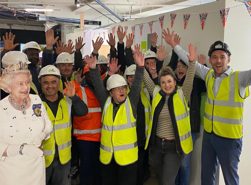 Vert Projects (@vert_projects) on Twitter photo Look who came to visit us today! Wishing Her Majesty the Queen a happy Platinum Jubilee weekend of celebrations 🥂🇬🇧👑 🇬🇧🧁🇬🇧@#PlatinumJubilee #HM70 #Construction <a href="/RoyalFamily/">The Royal Family</a> #TheQueen Look who came to visit us today! Wishing Her Majesty the Queen a happy Platinum Jubilee weekend of celebrations 🥂🇬🇧👑 🇬🇧🧁🇬🇧@#PlatinumJubilee #HM70 #Construction <a href="/RoyalFamily/">The Royal Family</a> #TheQueen