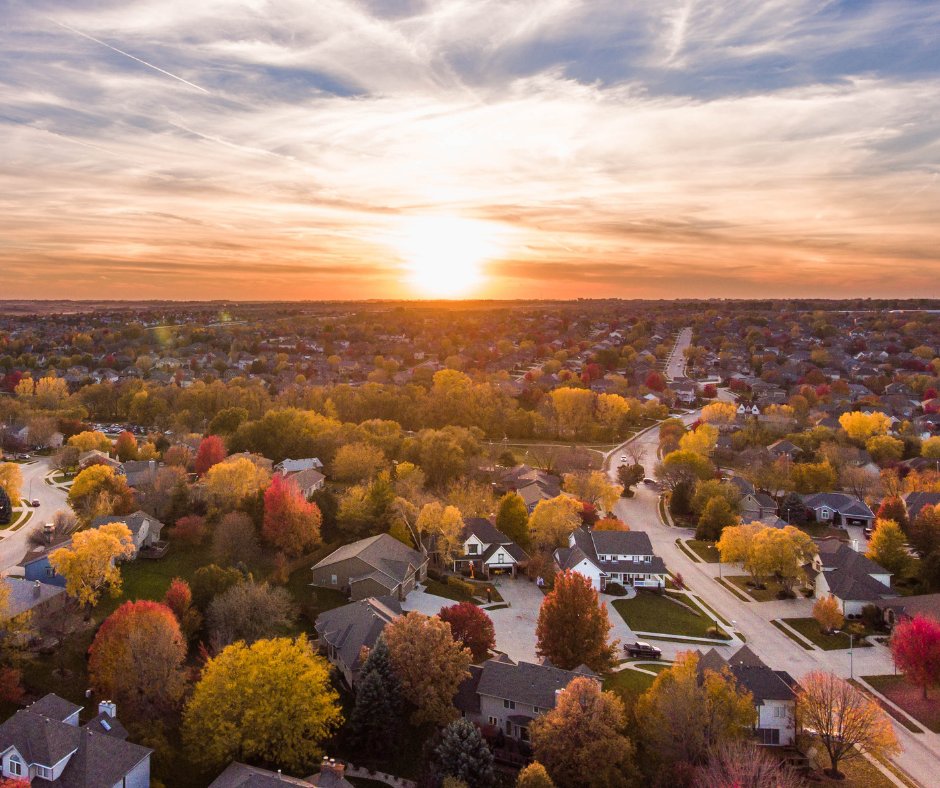 MerrimackBank's tweet photo. June is American Housing Month! If youโre building, buying or refinancing, check outโก๏ธ https://t.co/4INHv4zxX1. Weโre also proud to be a sponsor of @catchhousing and @HOMEteamNH, two great resources for accessing affordable, quality housing.
#merrimackstyle #americanhousingmonth https://t.co/1uXlOMpGhF