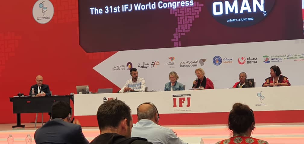 AgbandaPierre's tweet photo. #IFJCongress2022 
Quatre familles de journalistes  victimes témoignent de leur souffrances pour inciter à lutter efficacement contre l'impunité. Le journalisme n'est pas un crime.
#JournalismIsNotACrime 
@abellanger49 
@CommunicationTg 
@CPJAfrica https://t.co/sgyYPXaECt