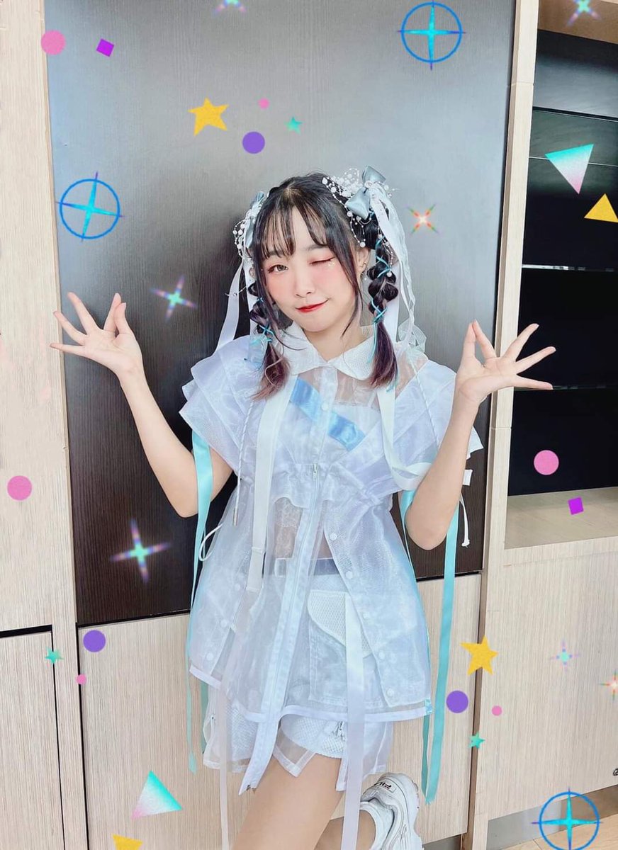 Liew_Parallella's tweet photo. ตอนงานเบลซมีใครมาเจอหลิวลุคนี้บ้างมั้ยนะ 😆
#アイドル #LiewMAYDAY #MAYDAYidol #cy8er https://t.co/WUrMPPjfUG